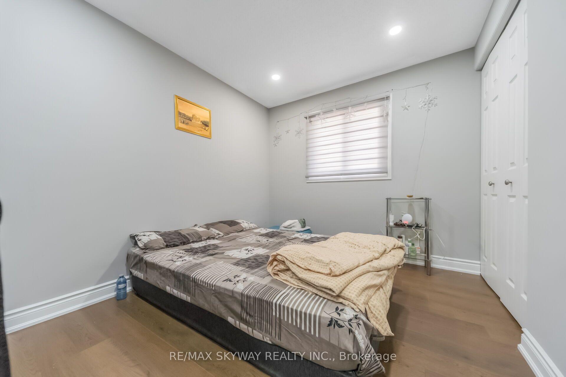 Photo 30 of 42 Newbury Drive, Kitchener, Forest Heights — HOMEH