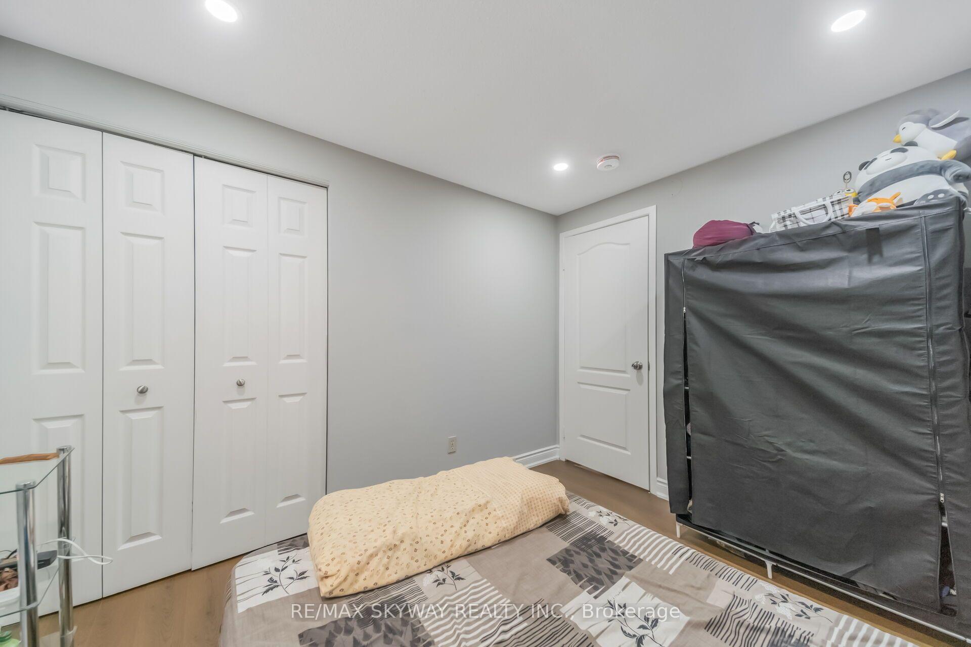 Photo 31 of 42 Newbury Drive, Kitchener, Forest Heights — HOMEH