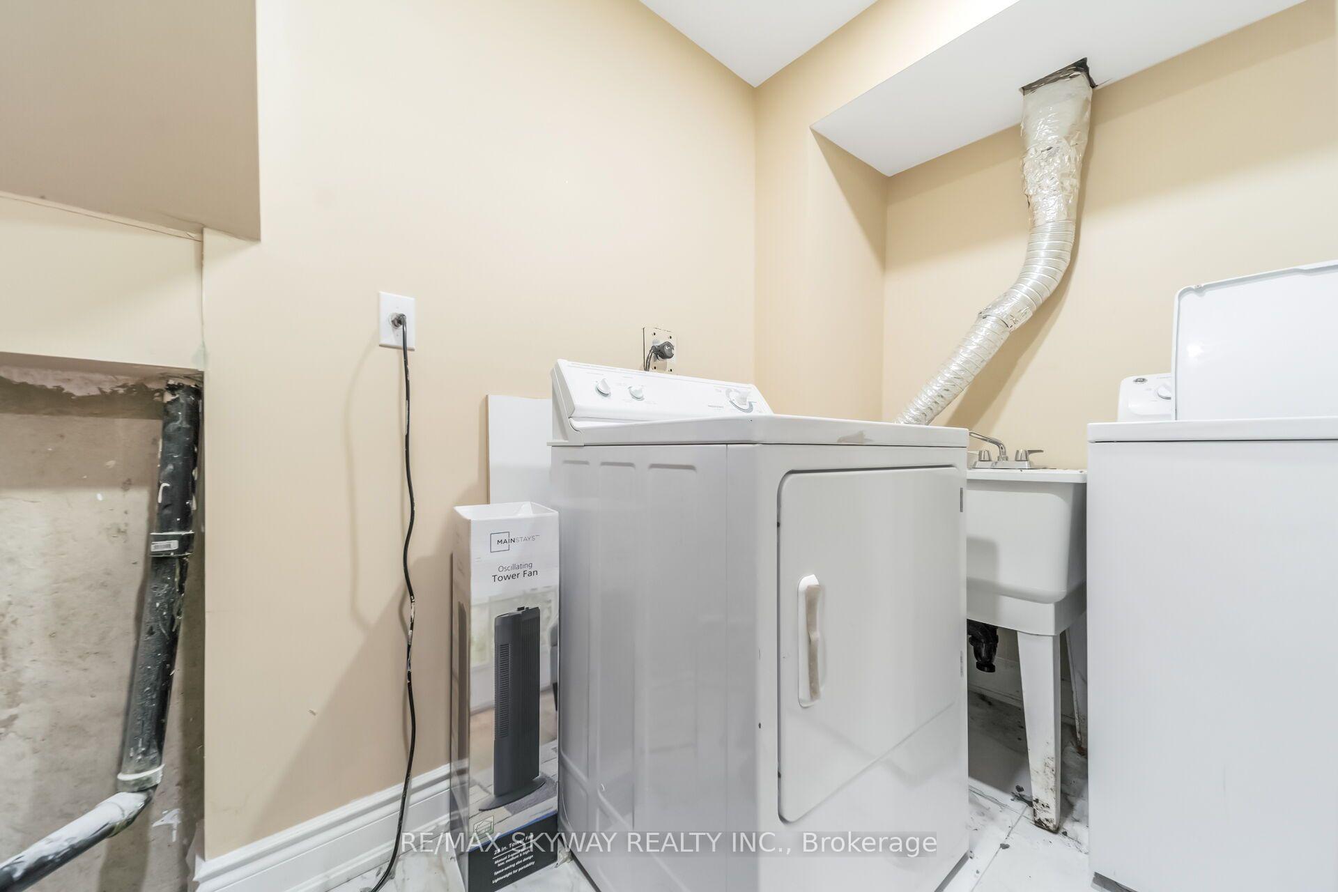 Photo 36 of 42 Newbury Drive, Kitchener, Forest Heights — HOMEH
