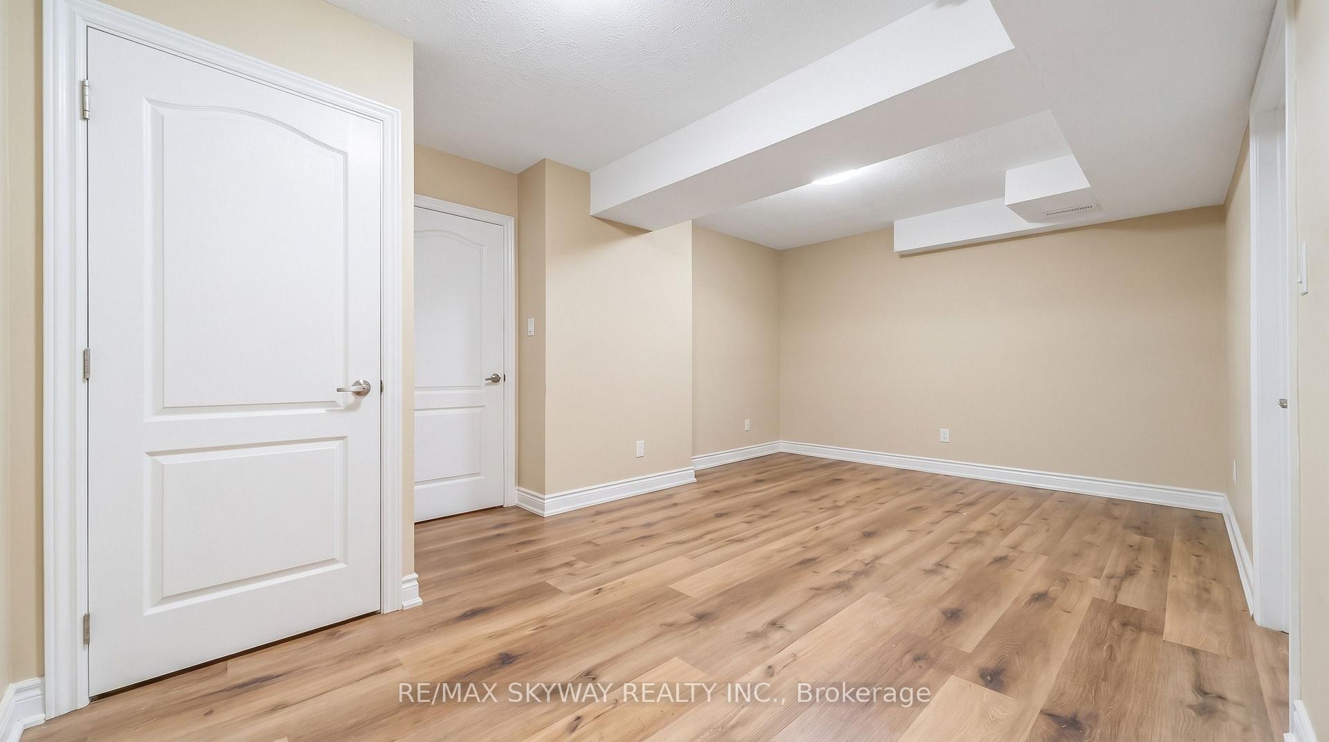 Photo 37 of 42 Newbury Drive, Kitchener, Forest Heights — HOMEH