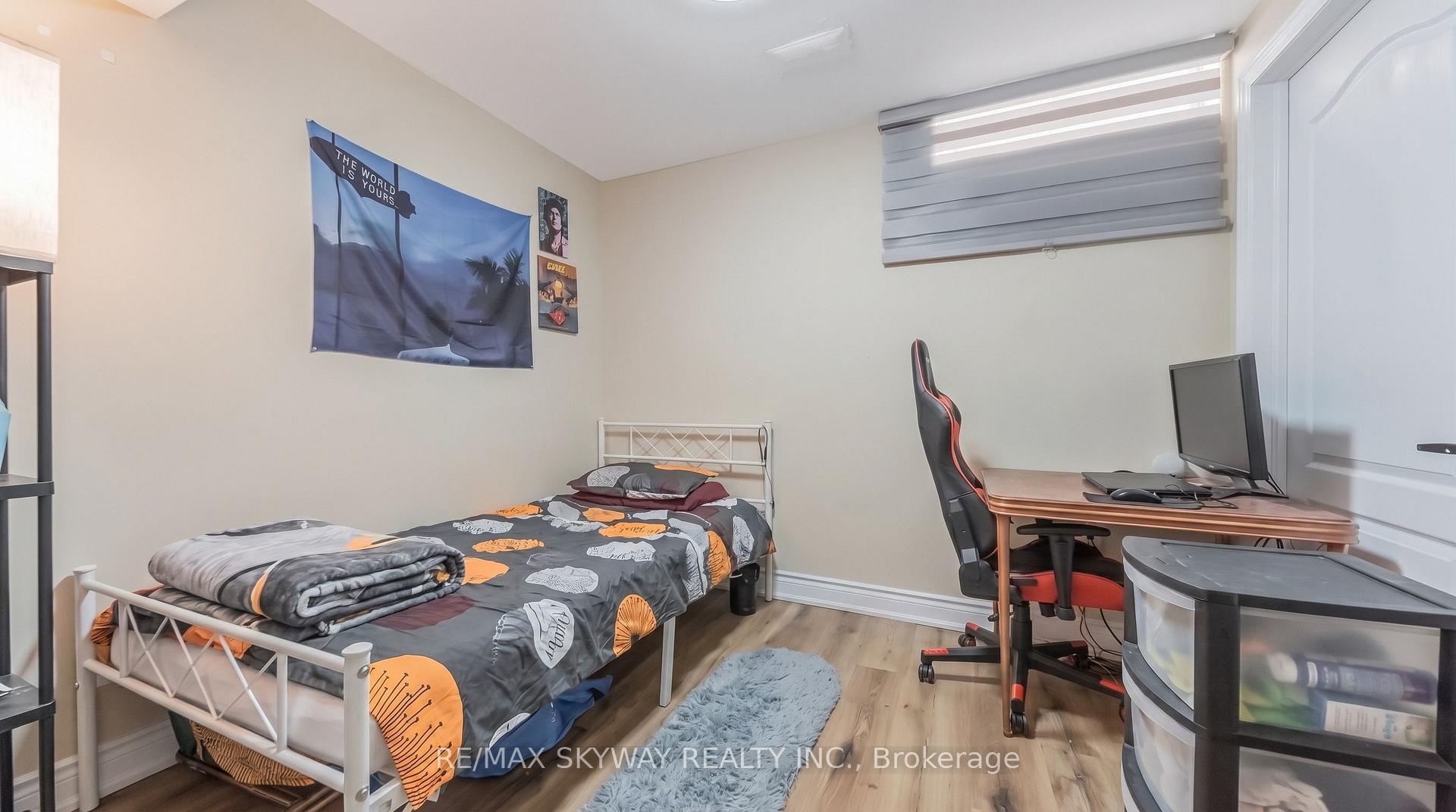 Photo 38 of 42 Newbury Drive, Kitchener, Forest Heights — HOMEH