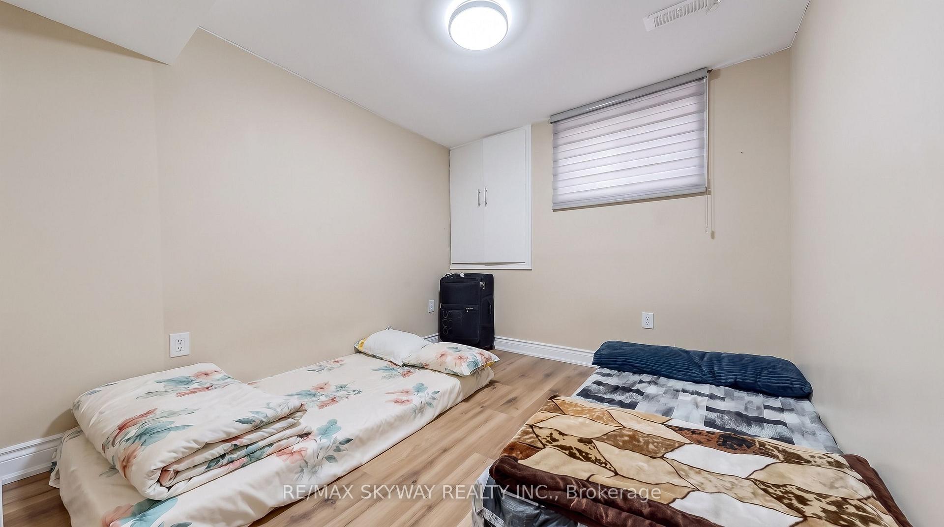Photo 39 of 42 Newbury Drive, Kitchener, Forest Heights — HOMEH