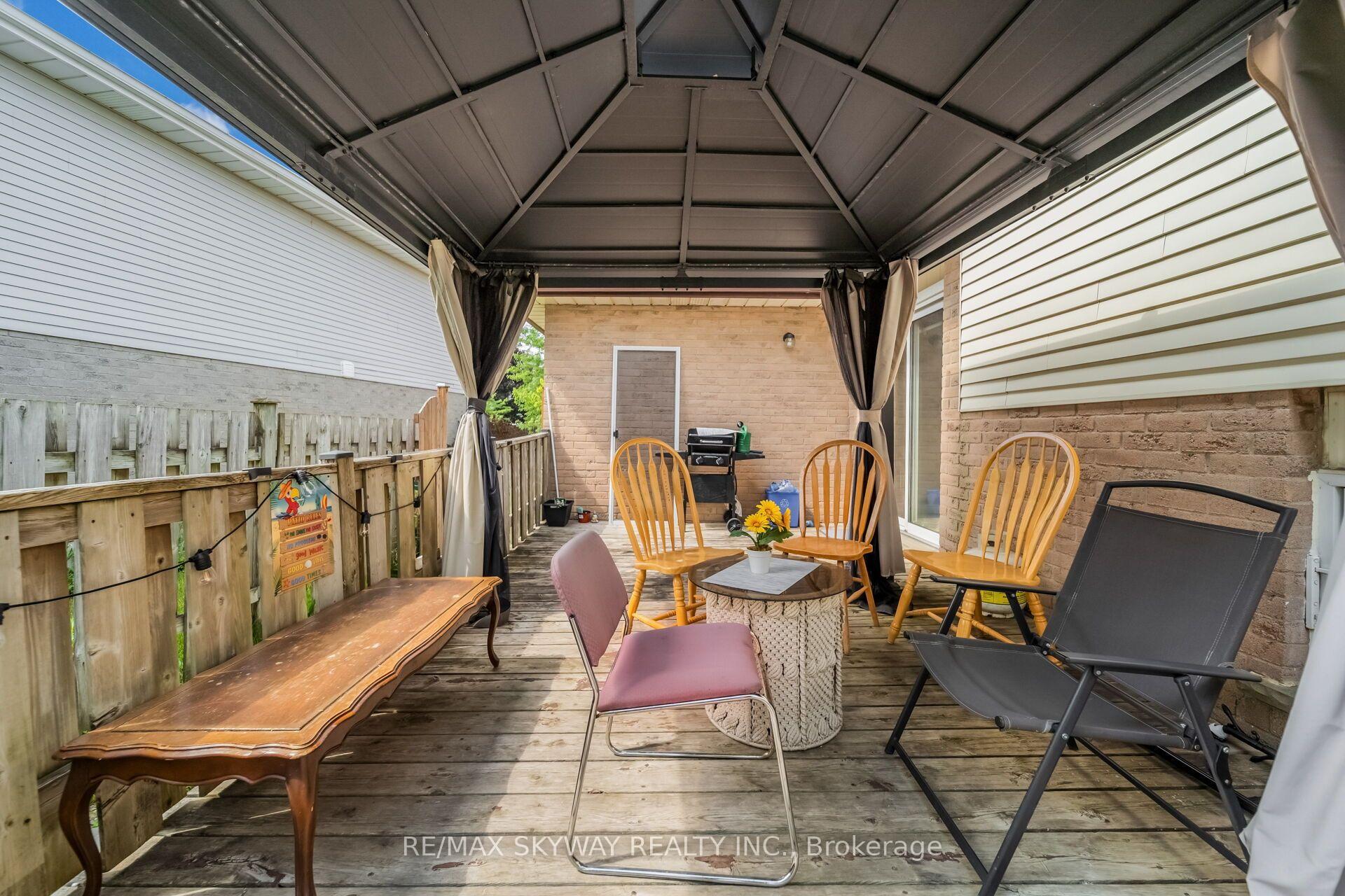 Photo 43 of 42 Newbury Drive, Kitchener, Forest Heights — HOMEH