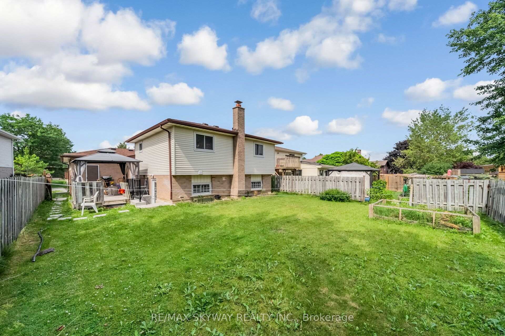 Photo 45 of 42 Newbury Drive, Kitchener, Forest Heights — HOMEH