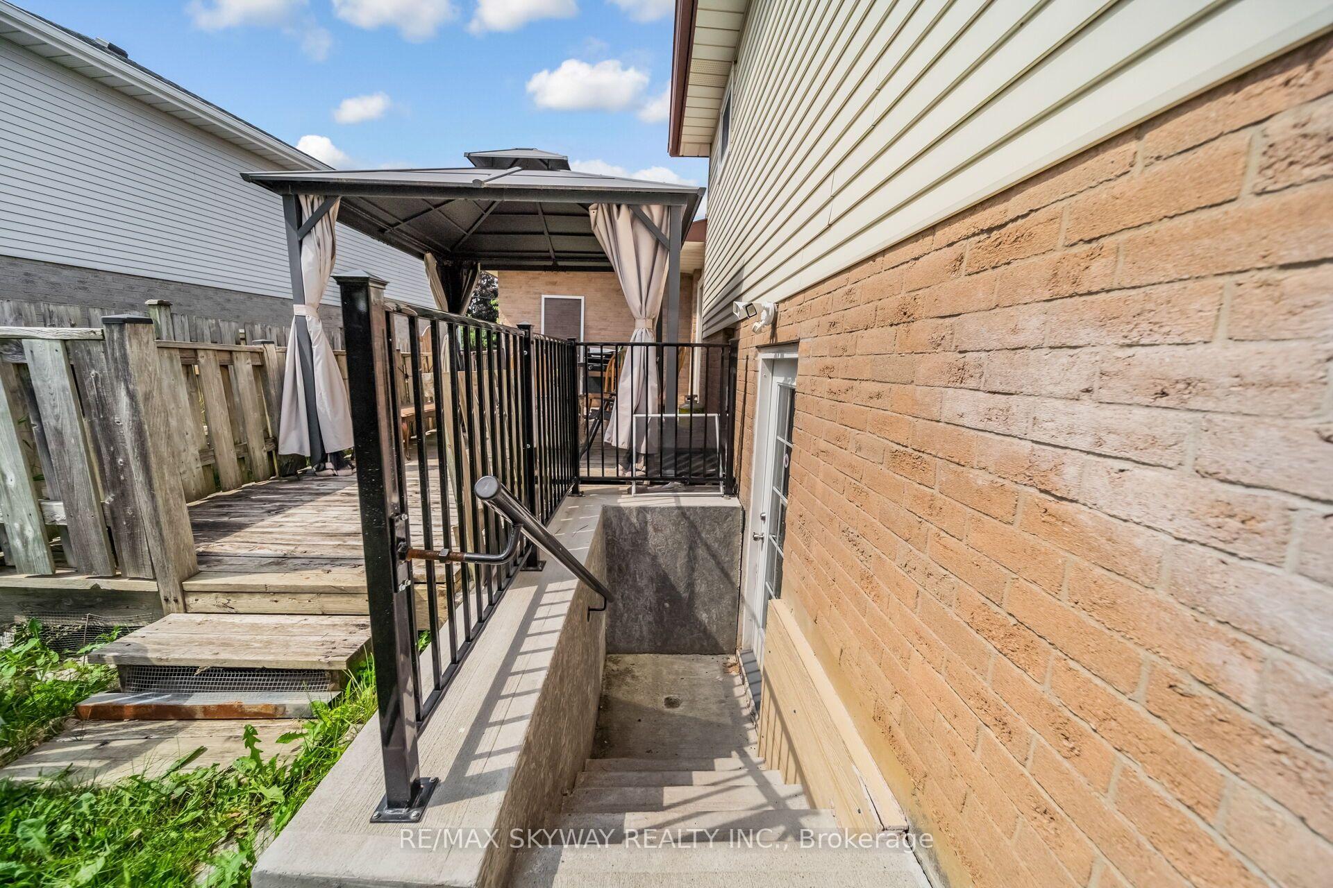 Photo 47 of 42 Newbury Drive, Kitchener, Forest Heights — HOMEH
