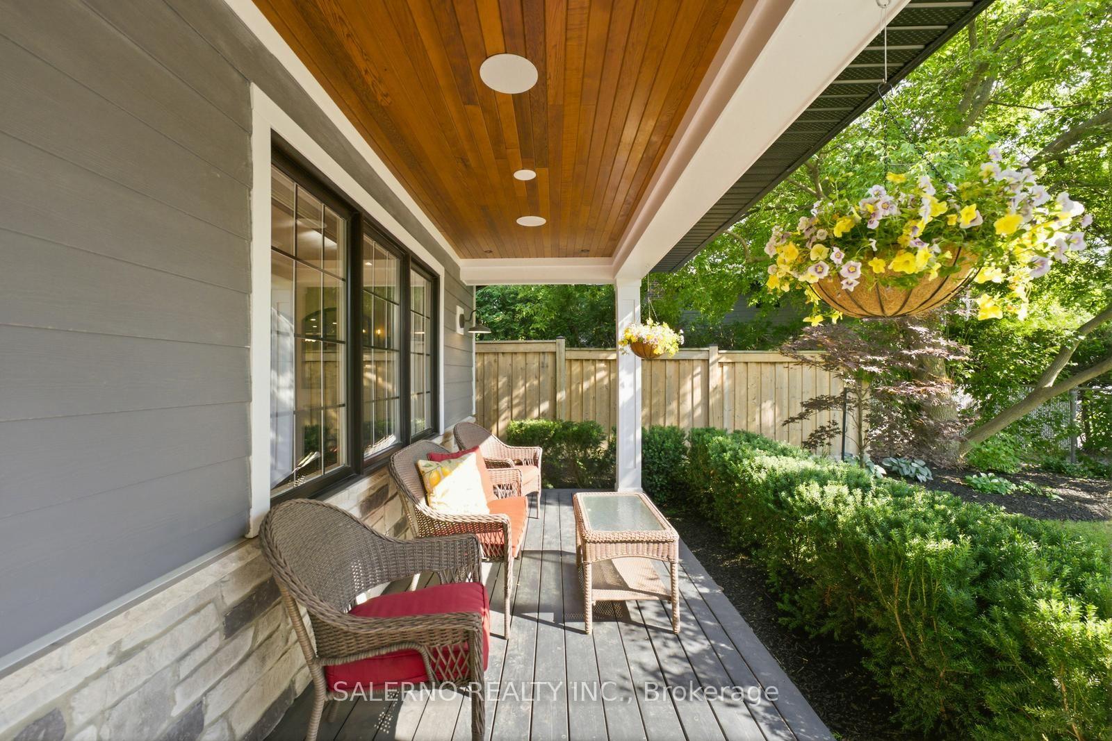 Photo 5 of 35 Sir Constantine Drive, Markham, Markham Village — HOMEH