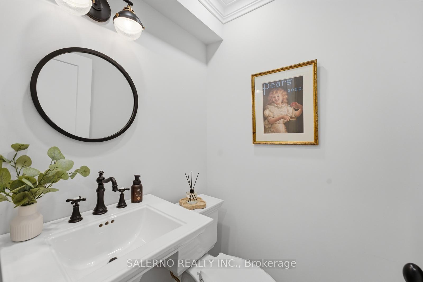 Photo 20 of 35 Sir Constantine Drive, Markham, Markham Village — HOMEH