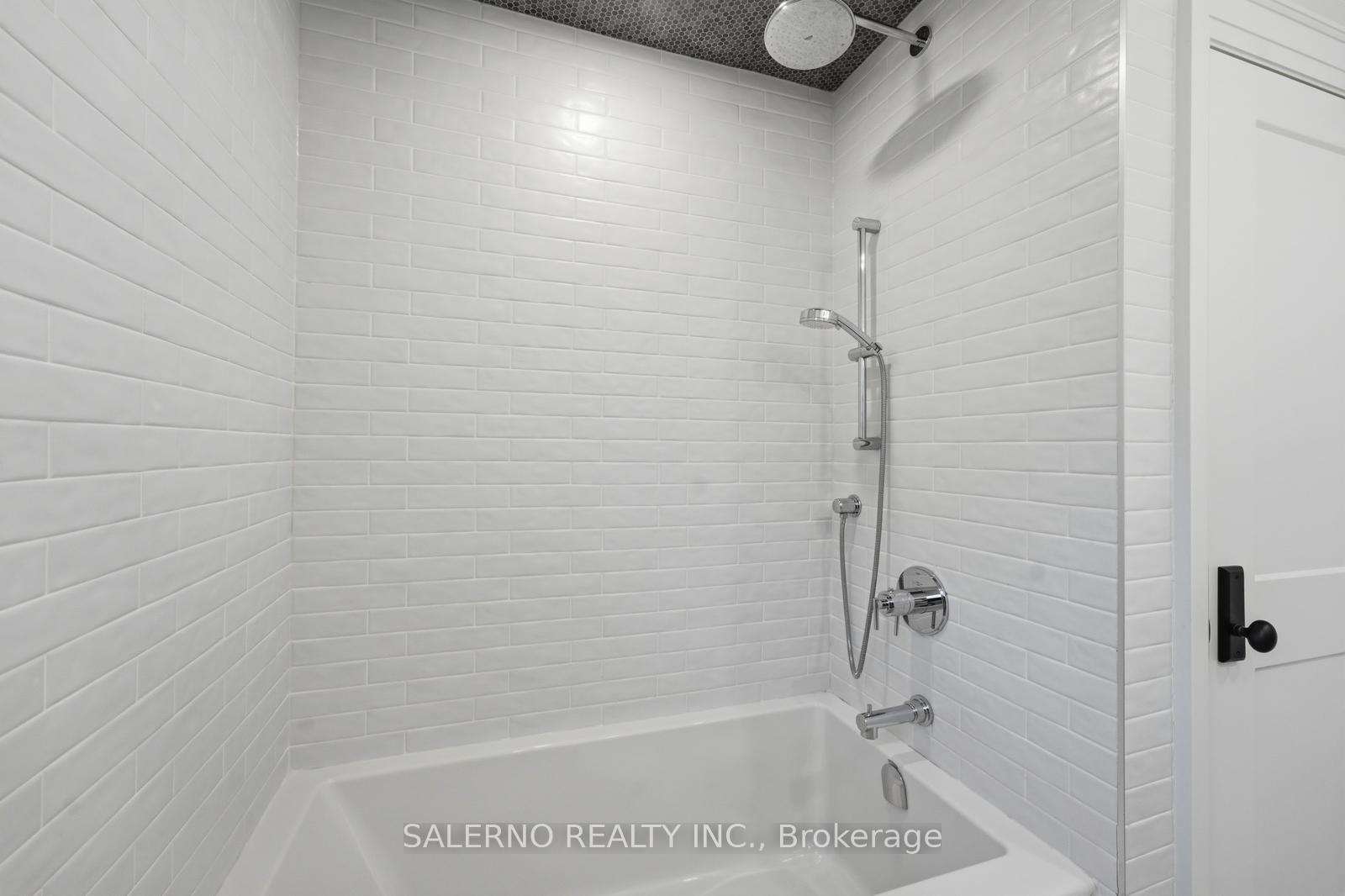 Photo 29 of 35 Sir Constantine Drive, Markham, Markham Village — HOMEH
