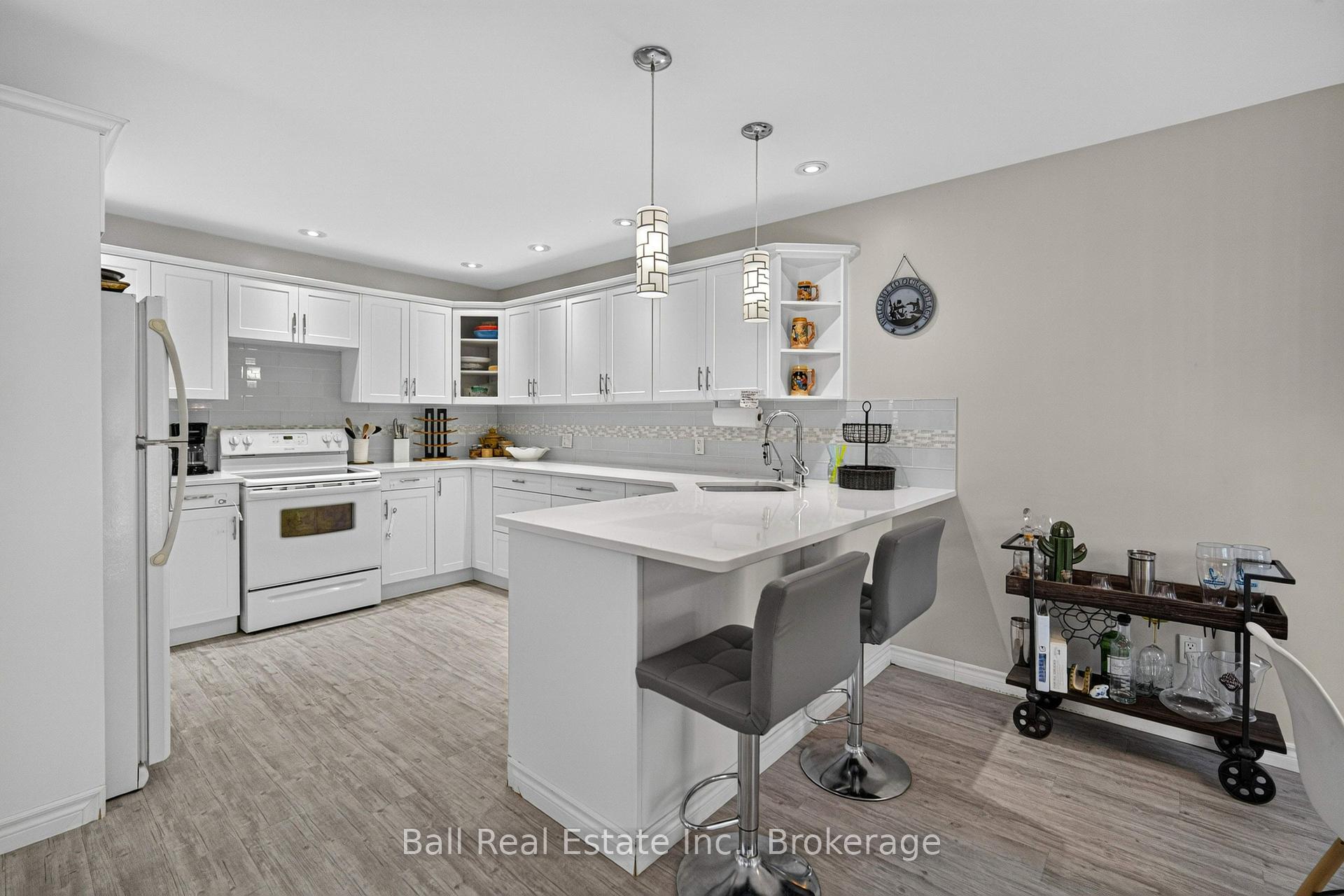 Photo 10 of 2331 Lakeside Drive, Douro-Dummer — HOMEH