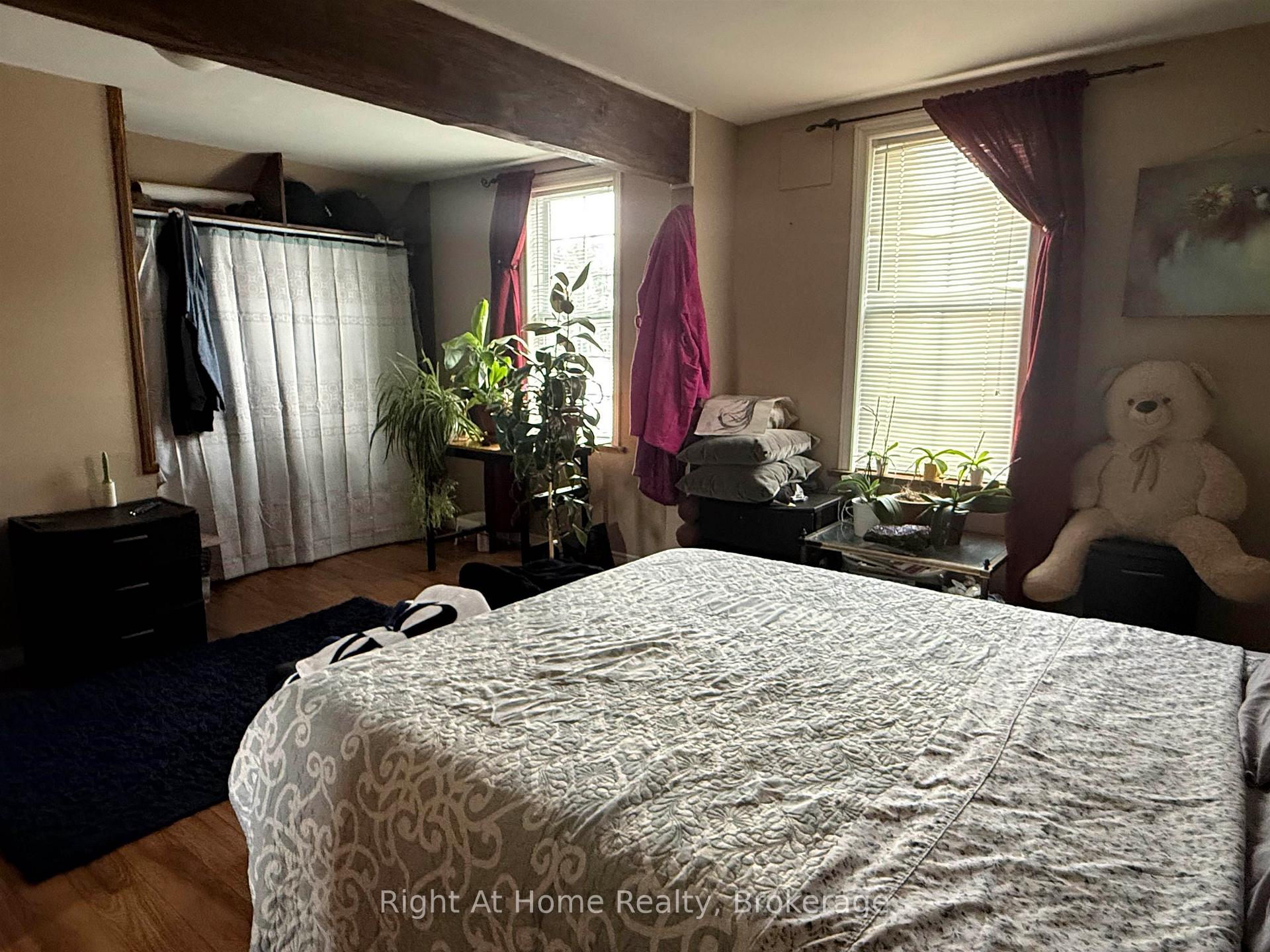 Photo 9 of 334 Morse Street, Thunder Bay, Current River — HOMEH