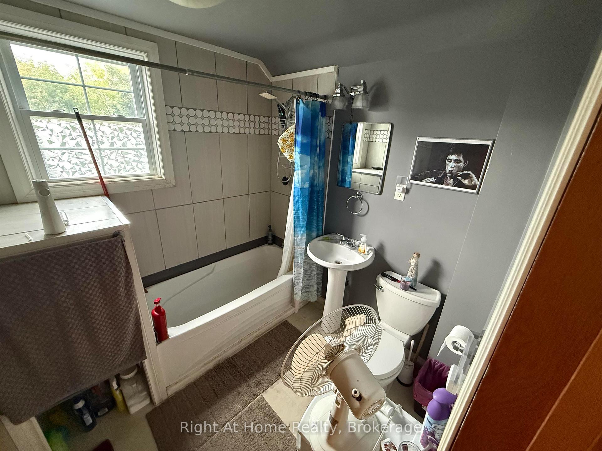 Photo 10 of 334 Morse Street, Thunder Bay, Current River — HOMEH