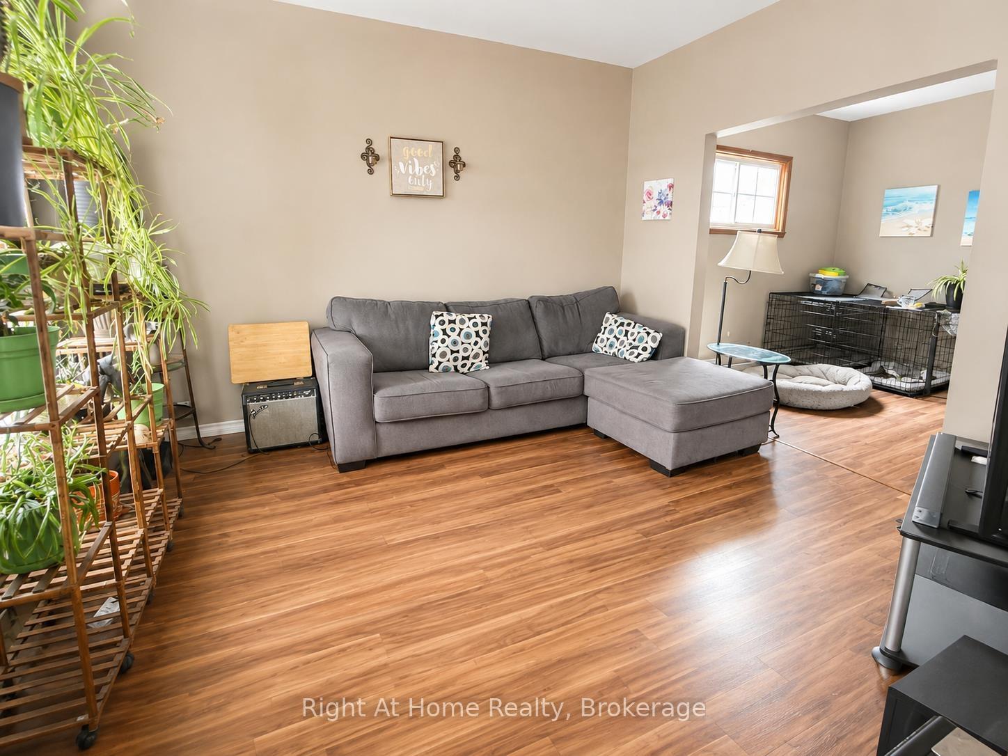 Photo 13 of 334 Morse Street, Thunder Bay, Current River — HOMEH
