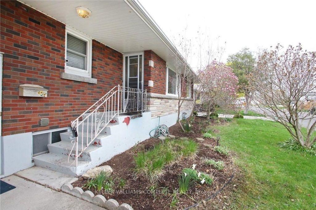 Photo 2 of Unit Upper, 6 Myrtle Avenue, St. Catharines, Lakeport — HOMEH