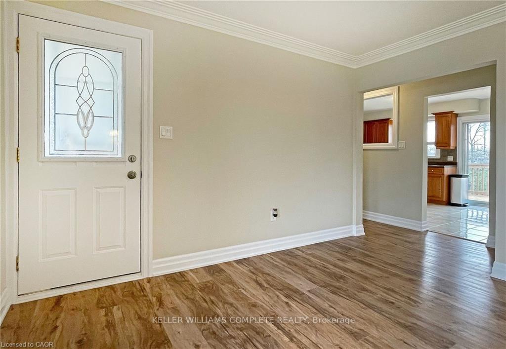 Photo 3 of Unit Upper, 6 Myrtle Avenue, St. Catharines, Lakeport — HOMEH