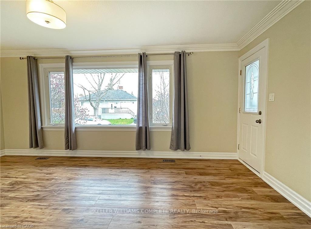 Photo 5 of Unit Upper, 6 Myrtle Avenue, St. Catharines, Lakeport — HOMEH