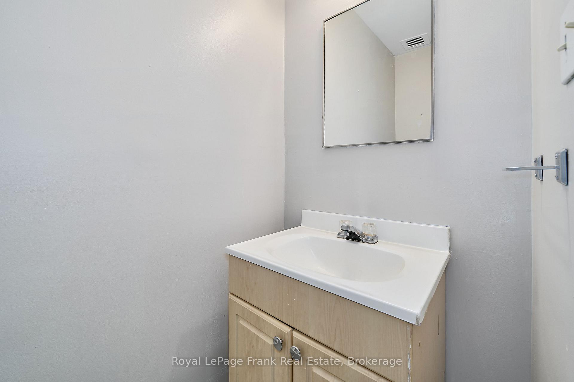 Photo 4 of Unit 39, 321 Blackthorn Street, Oshawa, Eastdale — HOMEH