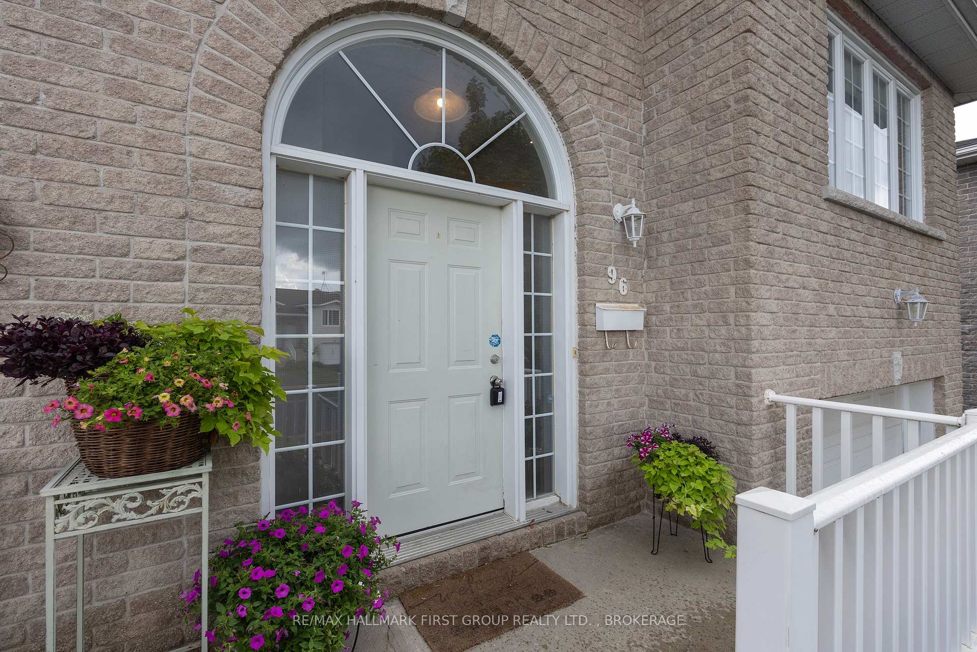 Photo 2 of 96 Briceland Street, Kingston, Rideau — HOMEH
