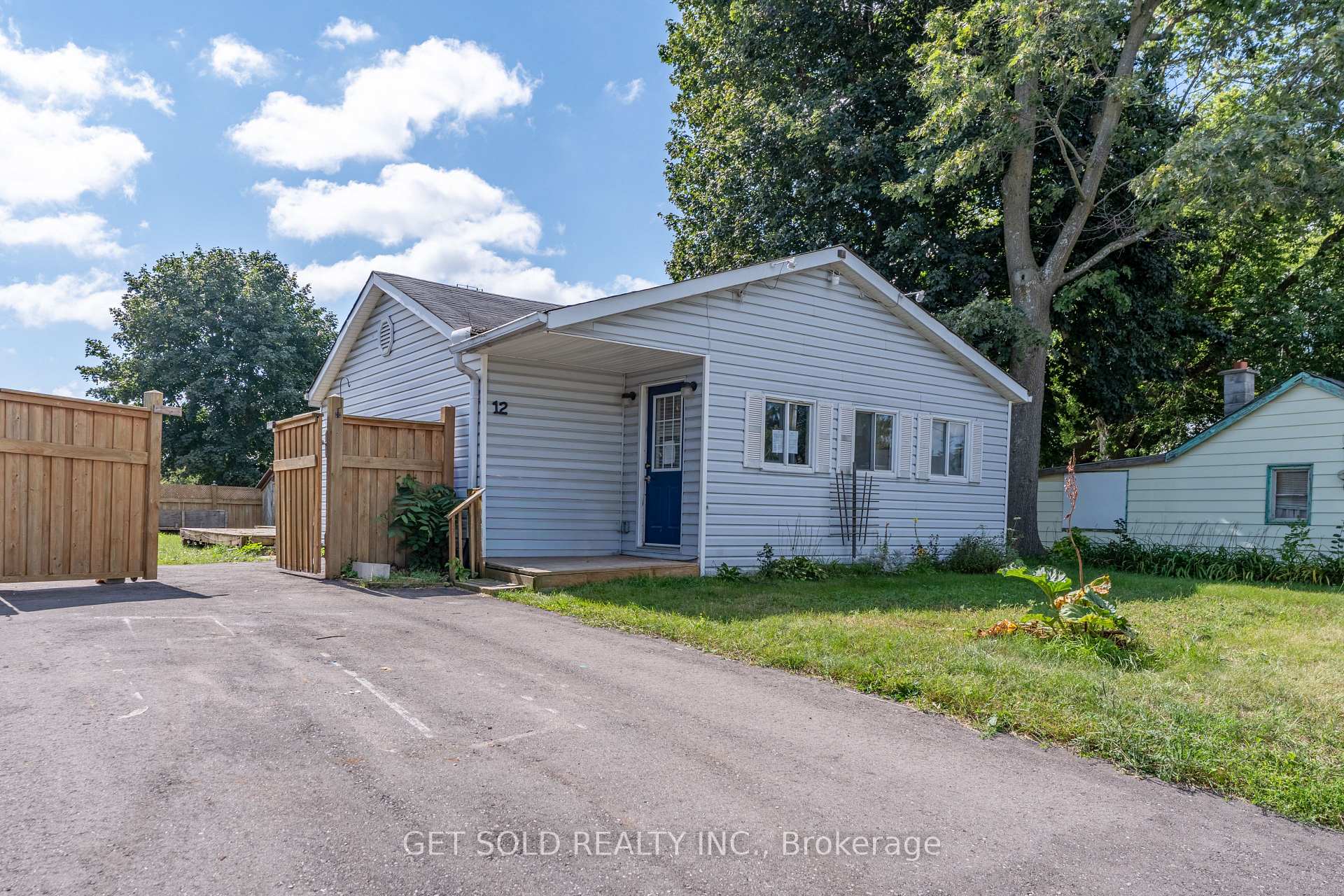 Photo 1 of 12 Vimy Street, Halton Hills, Acton — HOMEH