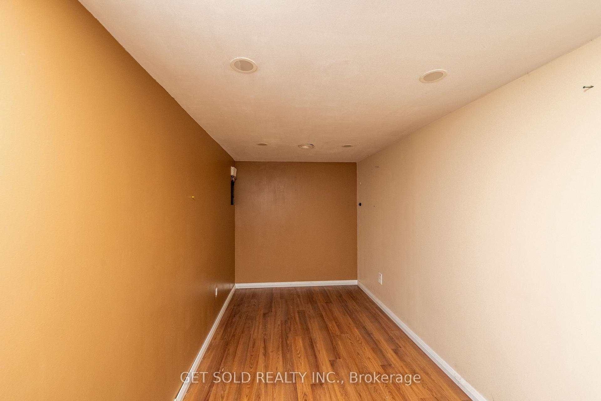 Photo 24 of 12 Vimy Street, Halton Hills, Acton — HOMEH