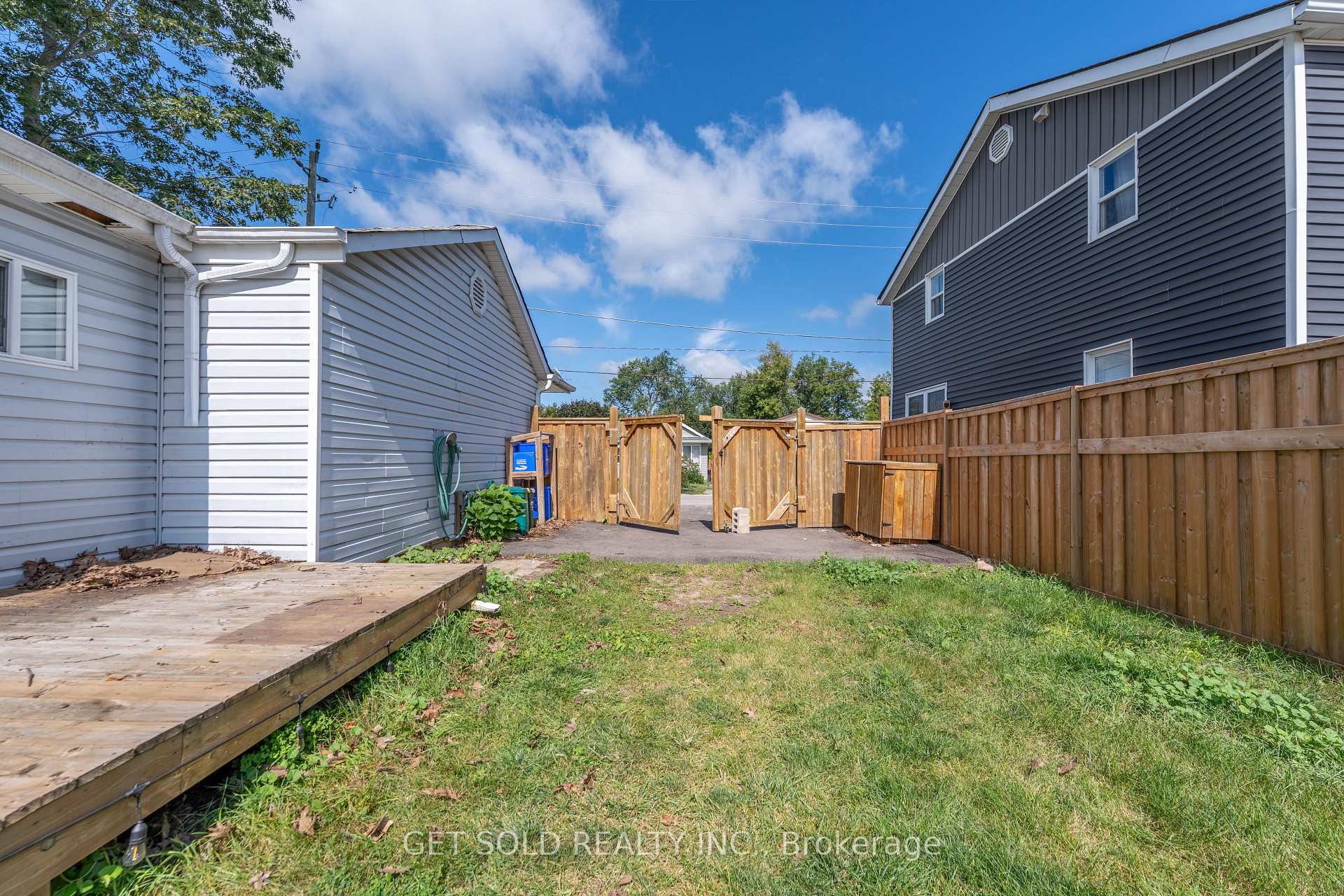 Photo 33 of 12 Vimy Street, Halton Hills, Acton — HOMEH