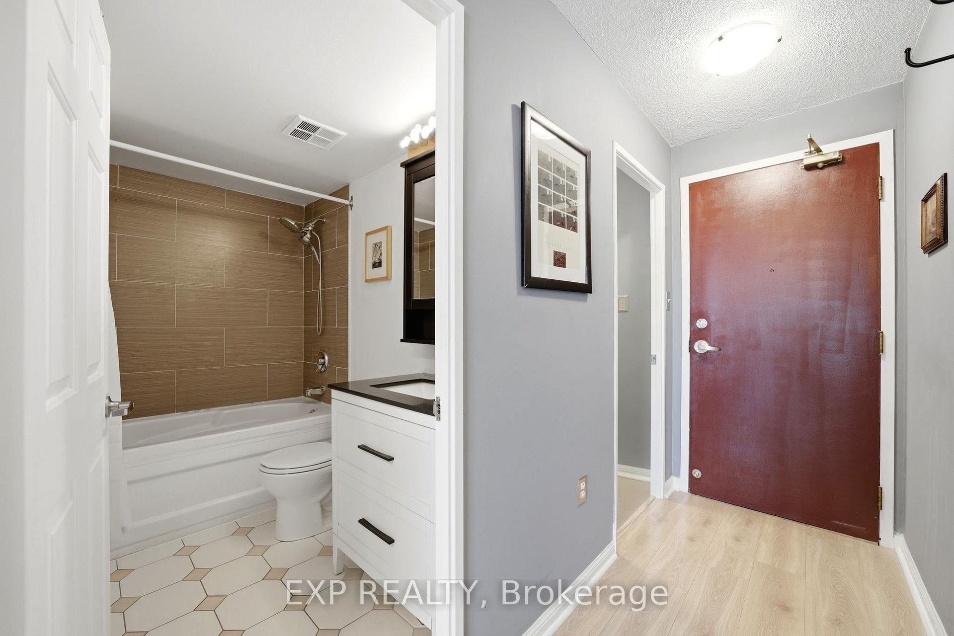 Photo 7 of Unit 1001, 101 Subway Crescent, Etobicoke, Islington-City Centre West — HOMEH