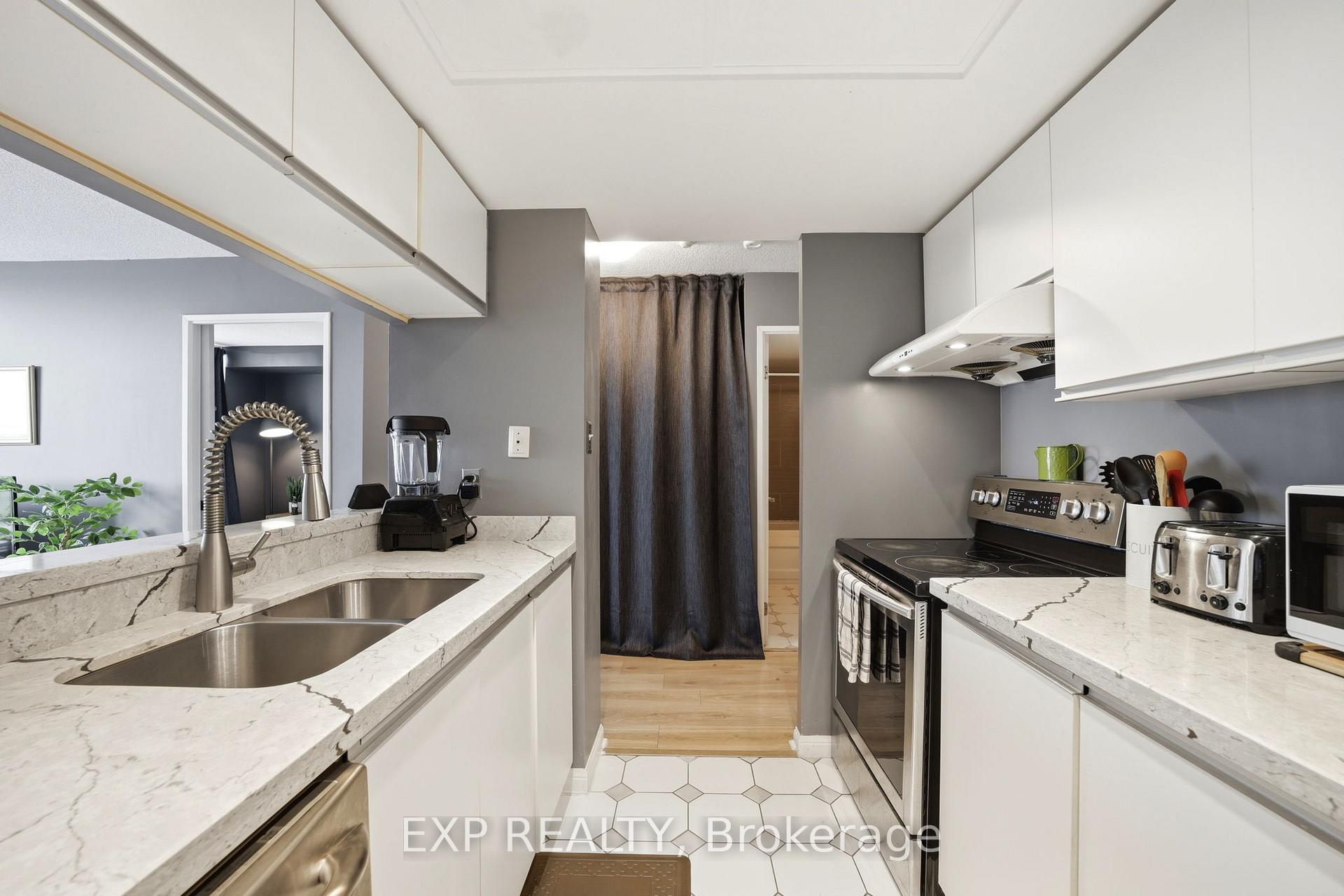 Photo 13 of Unit 1001, 101 Subway Crescent, Etobicoke, Islington-City Centre West — HOMEH
