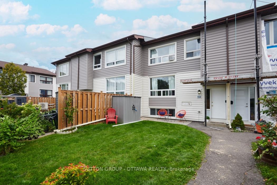 Photo 3 of Unit 23F, 23 Banner Road W, Ottawa, Sheahan Estates/Trend Village — HOMEH
