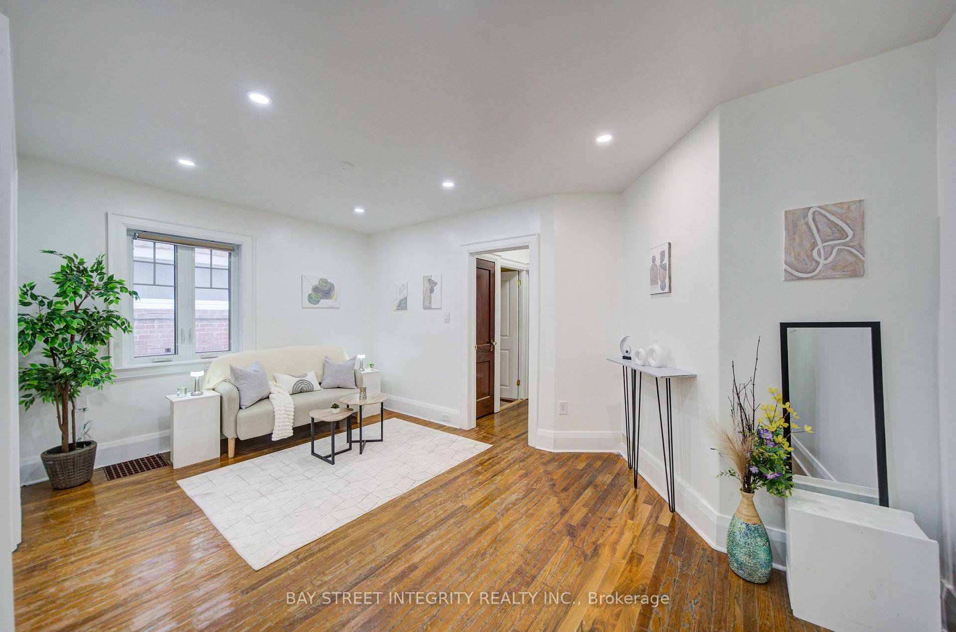 Photo 5 of 11 Glenora Avenue, Toronto, Oakwood Village — HOMEH