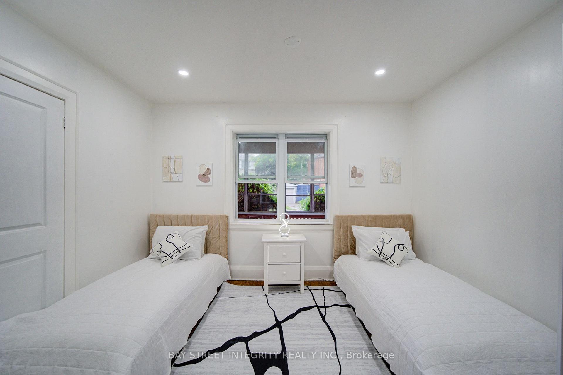 Photo 10 of 11 Glenora Avenue, Toronto, Oakwood Village — HOMEH