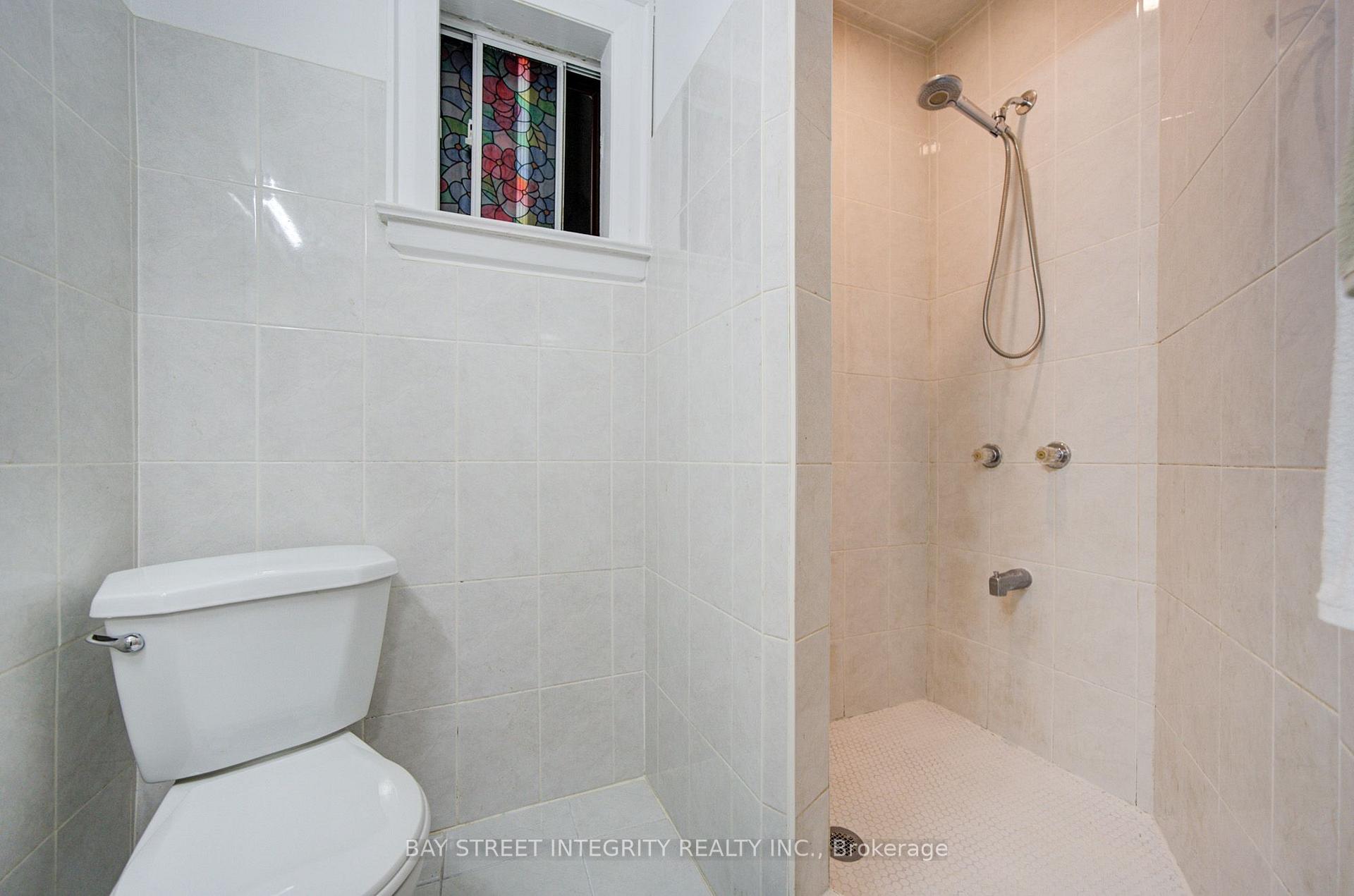 Photo 17 of 11 Glenora Avenue, Toronto, Oakwood Village — HOMEH