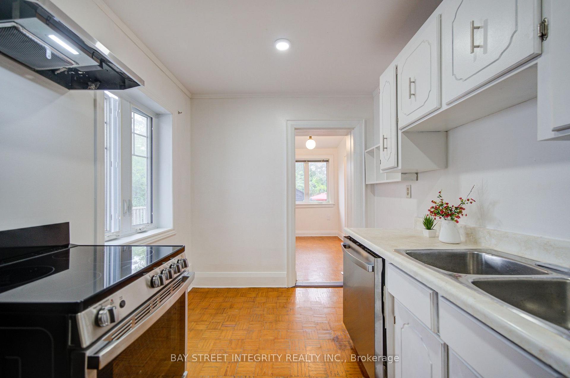 Photo 18 of 11 Glenora Avenue, Toronto, Oakwood Village — HOMEH
