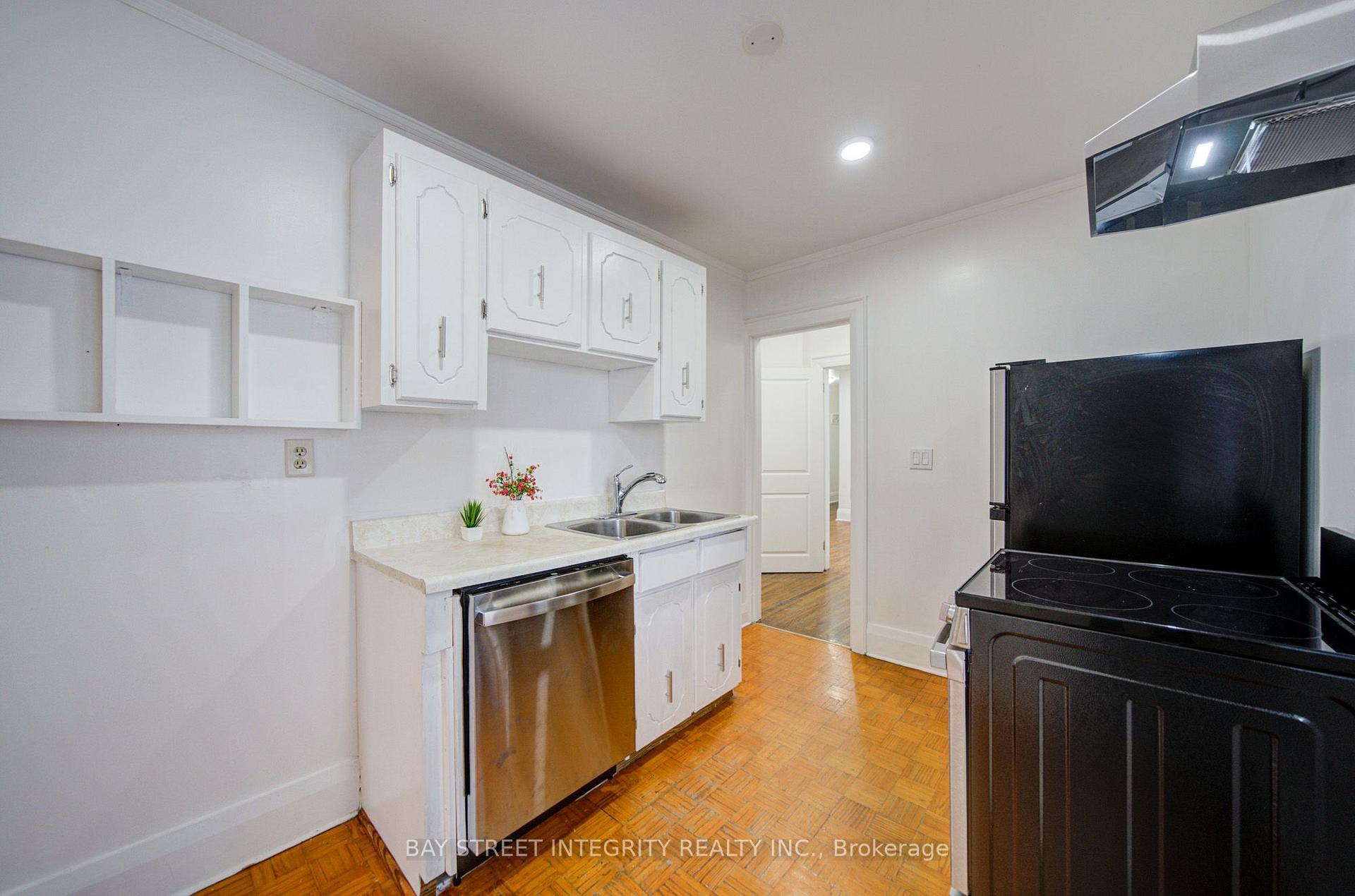 Photo 20 of 11 Glenora Avenue, Toronto, Oakwood Village — HOMEH