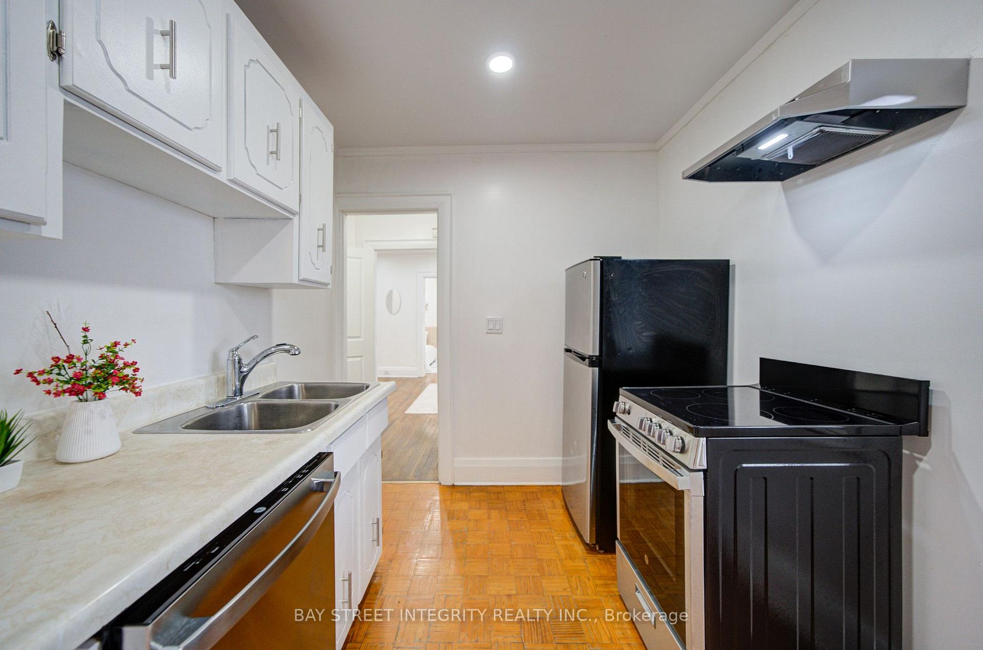 Photo 22 of 11 Glenora Avenue, Toronto, Oakwood Village — HOMEH
