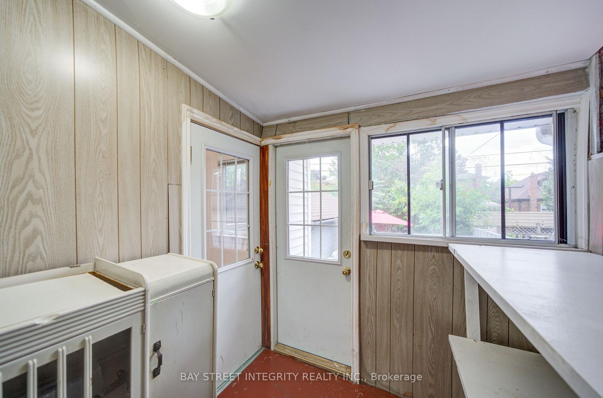 Photo 26 of 11 Glenora Avenue, Toronto, Oakwood Village — HOMEH