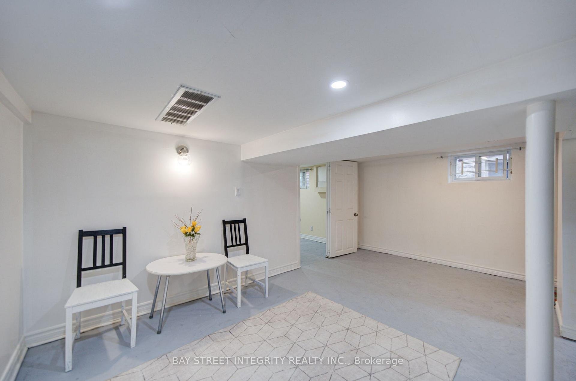 Photo 33 of 11 Glenora Avenue, Toronto, Oakwood Village — HOMEH
