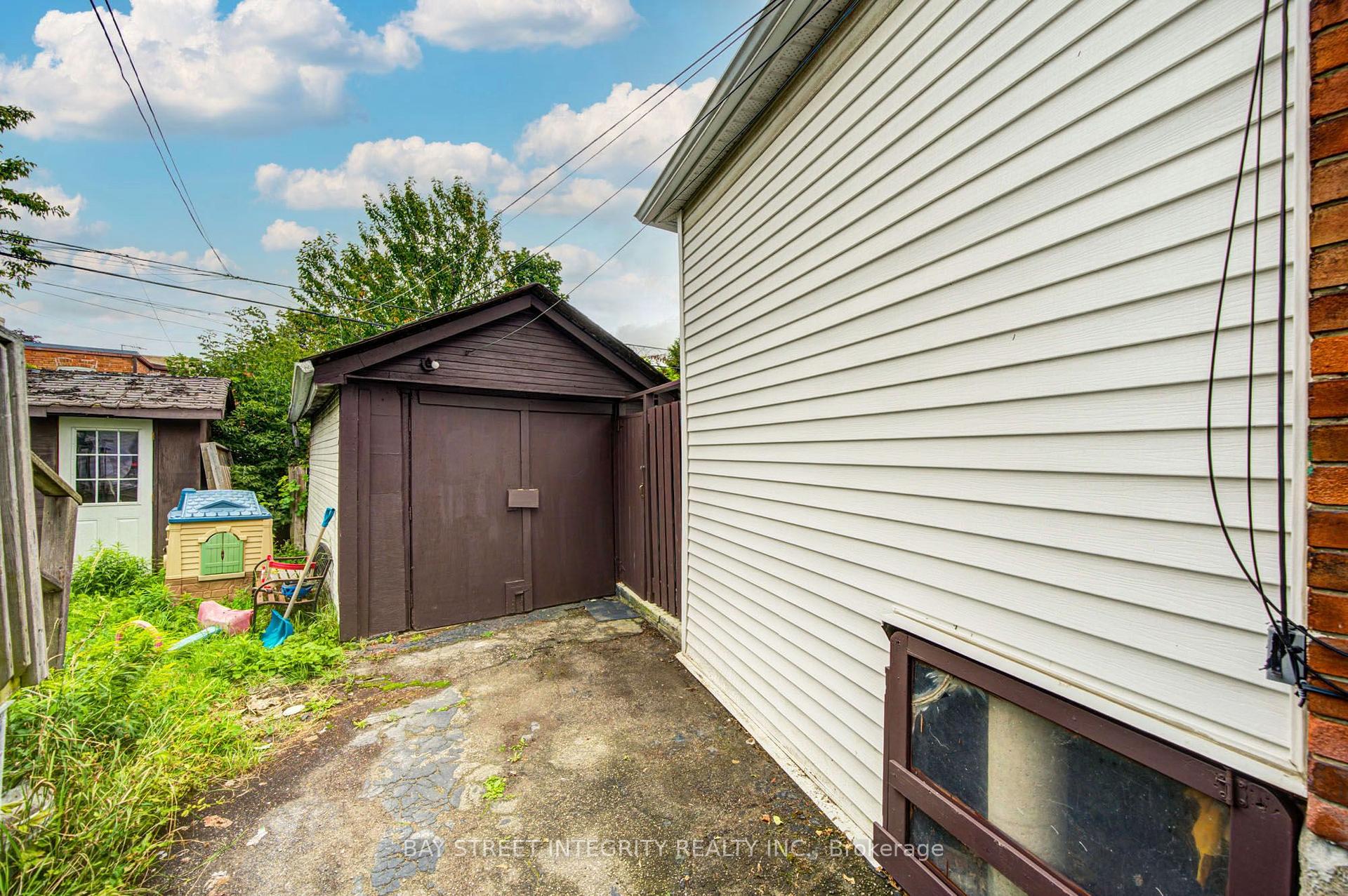 Photo 48 of 11 Glenora Avenue, Toronto, Oakwood Village — HOMEH