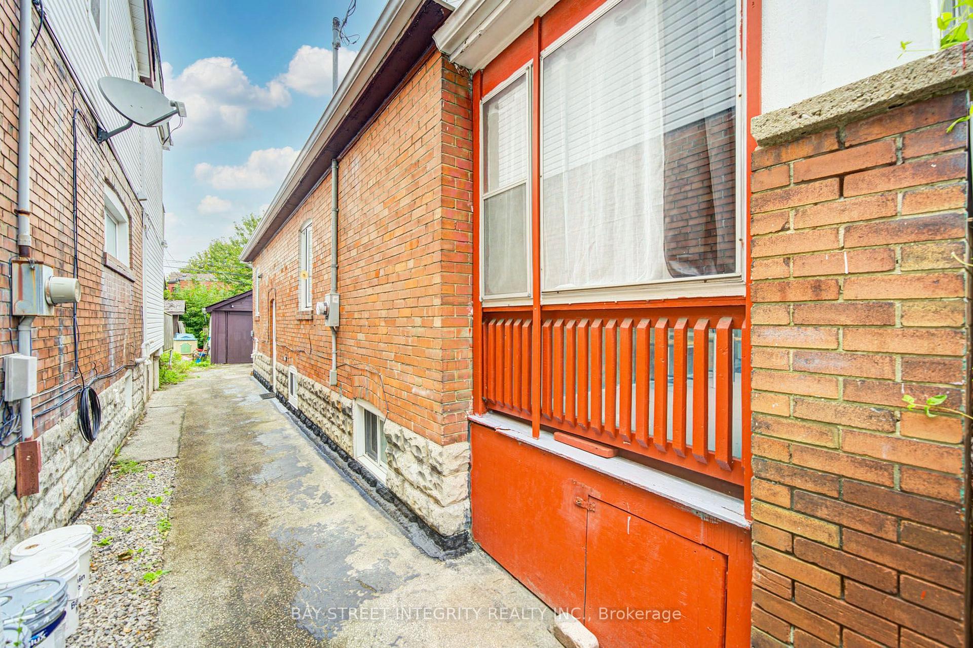 Photo 49 of 11 Glenora Avenue, Toronto, Oakwood Village — HOMEH