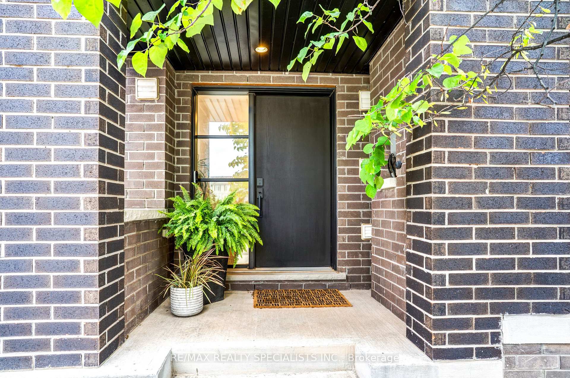 Photo 5 of 423 Rockwell Common, Oakville, Joshua Meadows — HOMEH