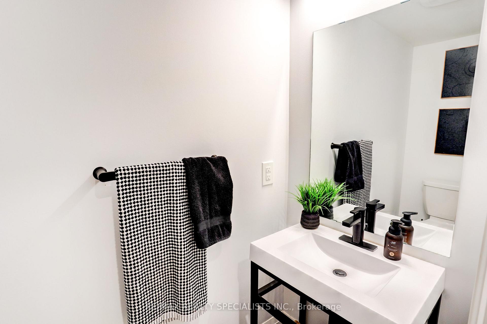 Photo 8 of 423 Rockwell Common, Oakville, Joshua Meadows — HOMEH