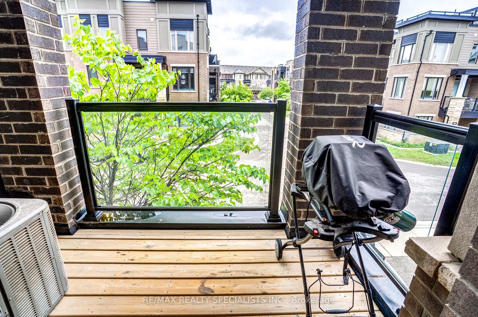 Photo 15 of 423 Rockwell Common, Oakville, Joshua Meadows — HOMEH