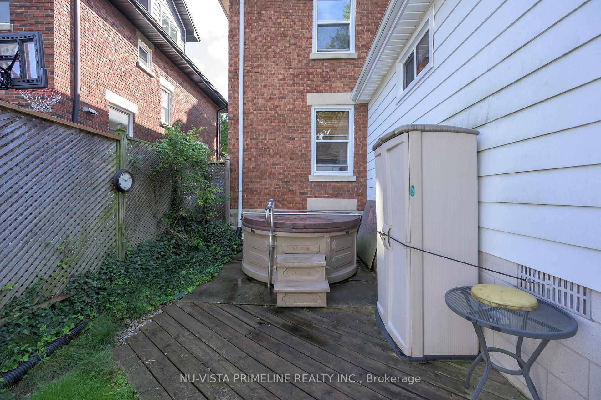 Photo 4 of 83 Thornton Avenue, London, East B — HOMEH