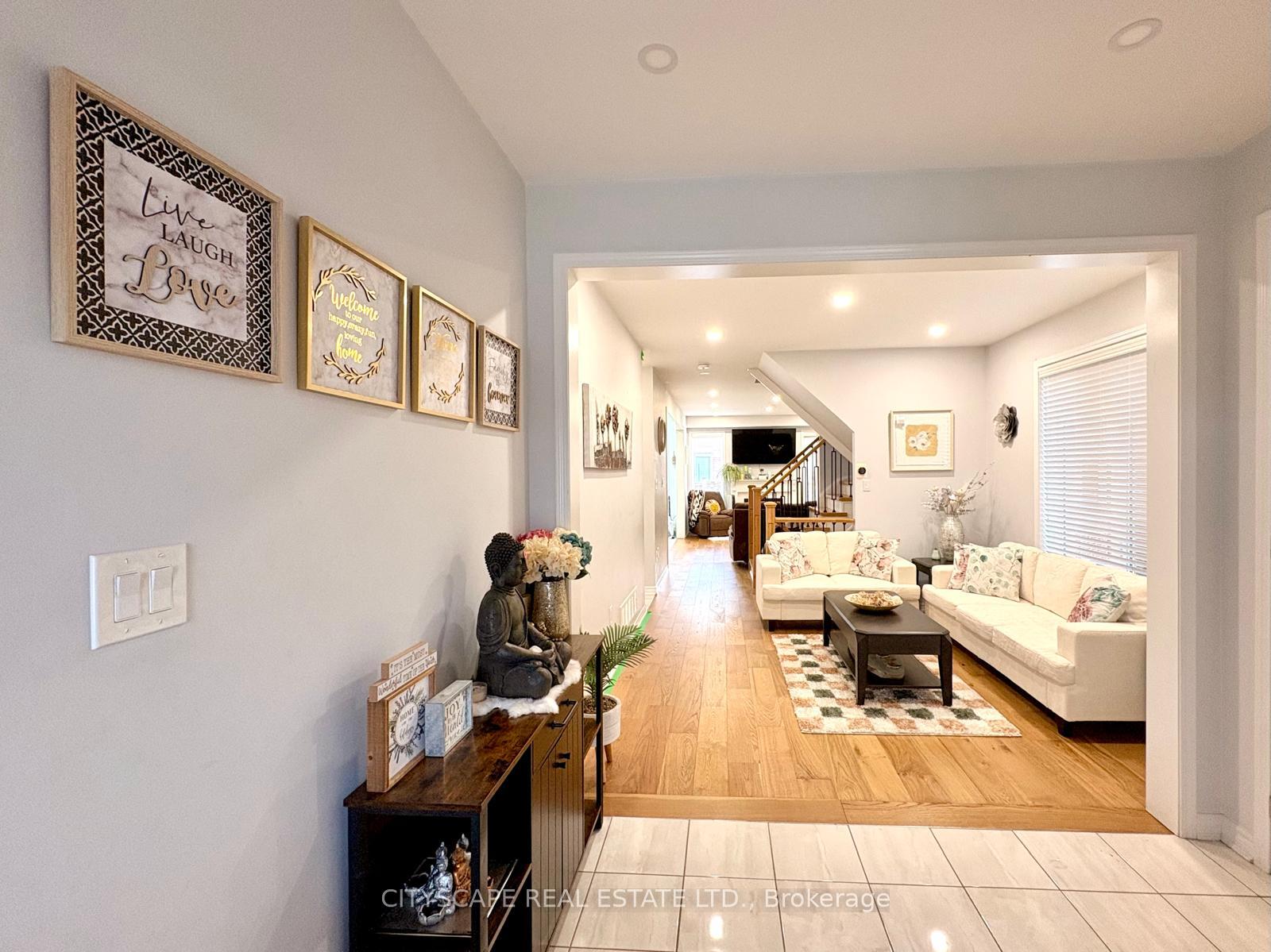 Photo 5 of 538 Edenbrook Hill Drive, Brampton, Northwest Brampton — HOMEH