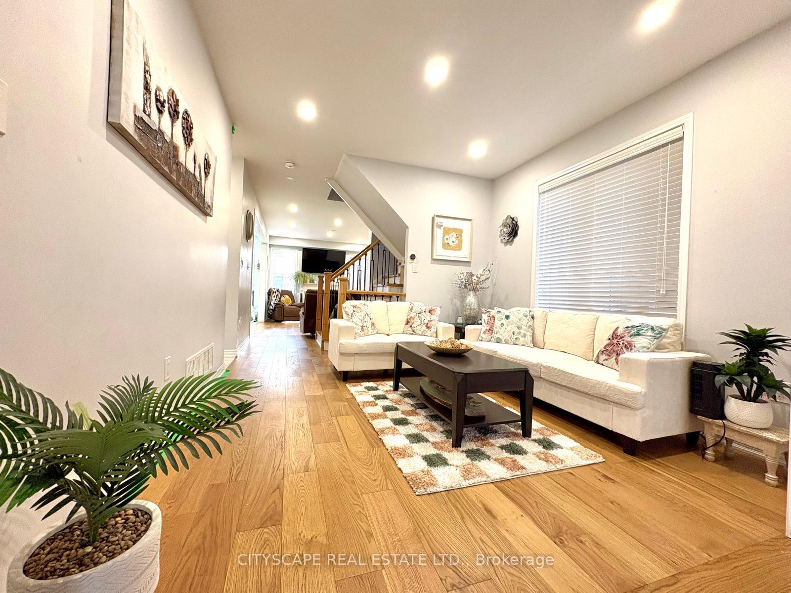 Photo 6 of 538 Edenbrook Hill Drive, Brampton, Northwest Brampton — HOMEH