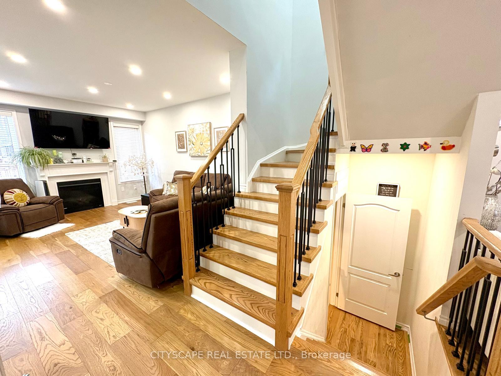 Photo 14 of 538 Edenbrook Hill Drive, Brampton, Northwest Brampton — HOMEH