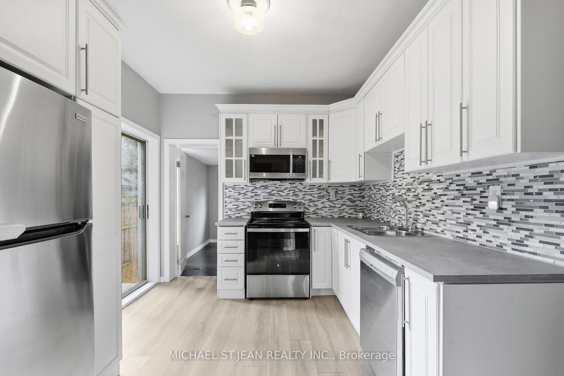 Photo 9 of 62 Cedar Avenue, Hamilton, St. Clair — HOMEH