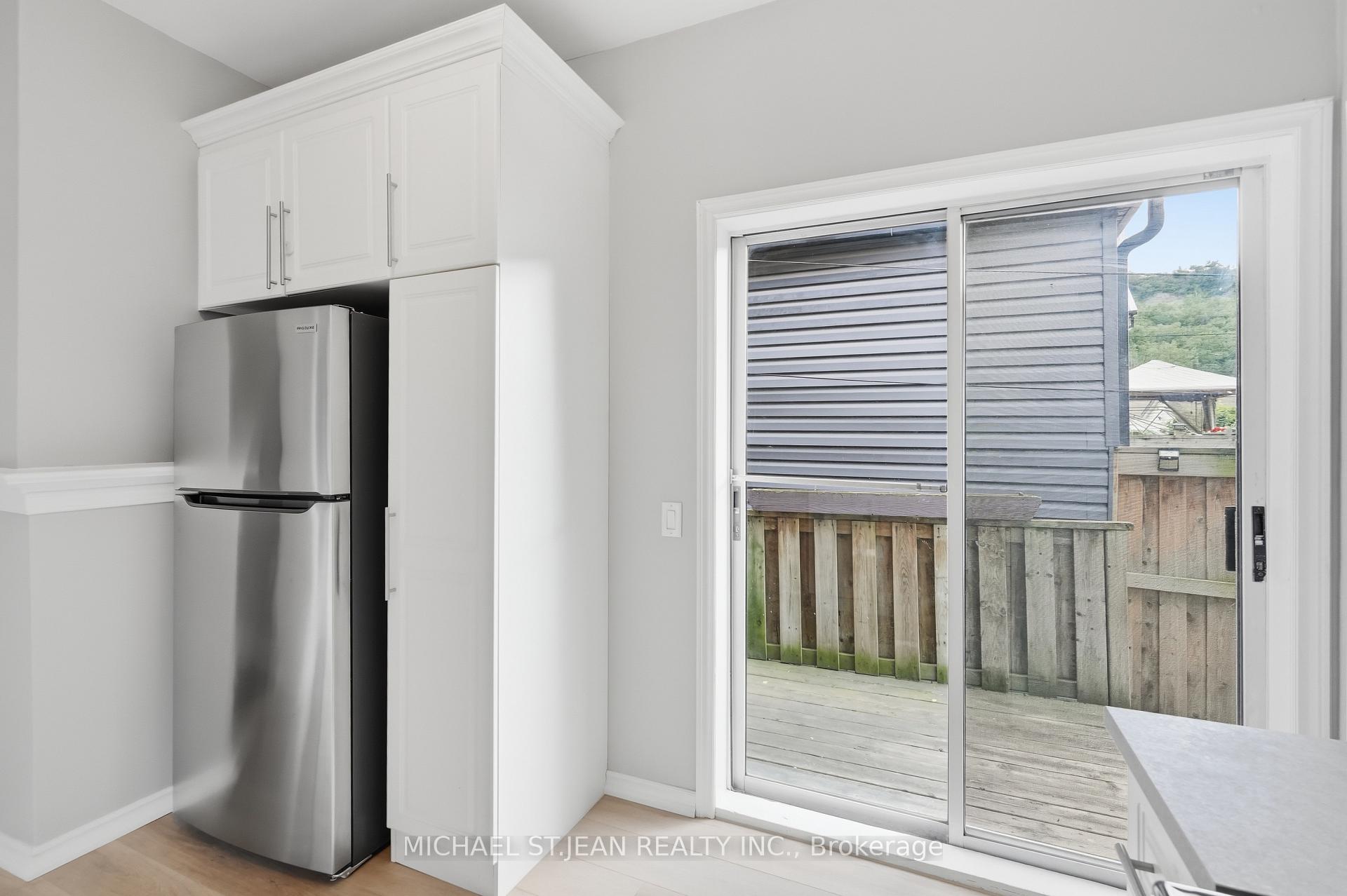 Photo 12 of 62 Cedar Avenue, Hamilton, St. Clair — HOMEH
