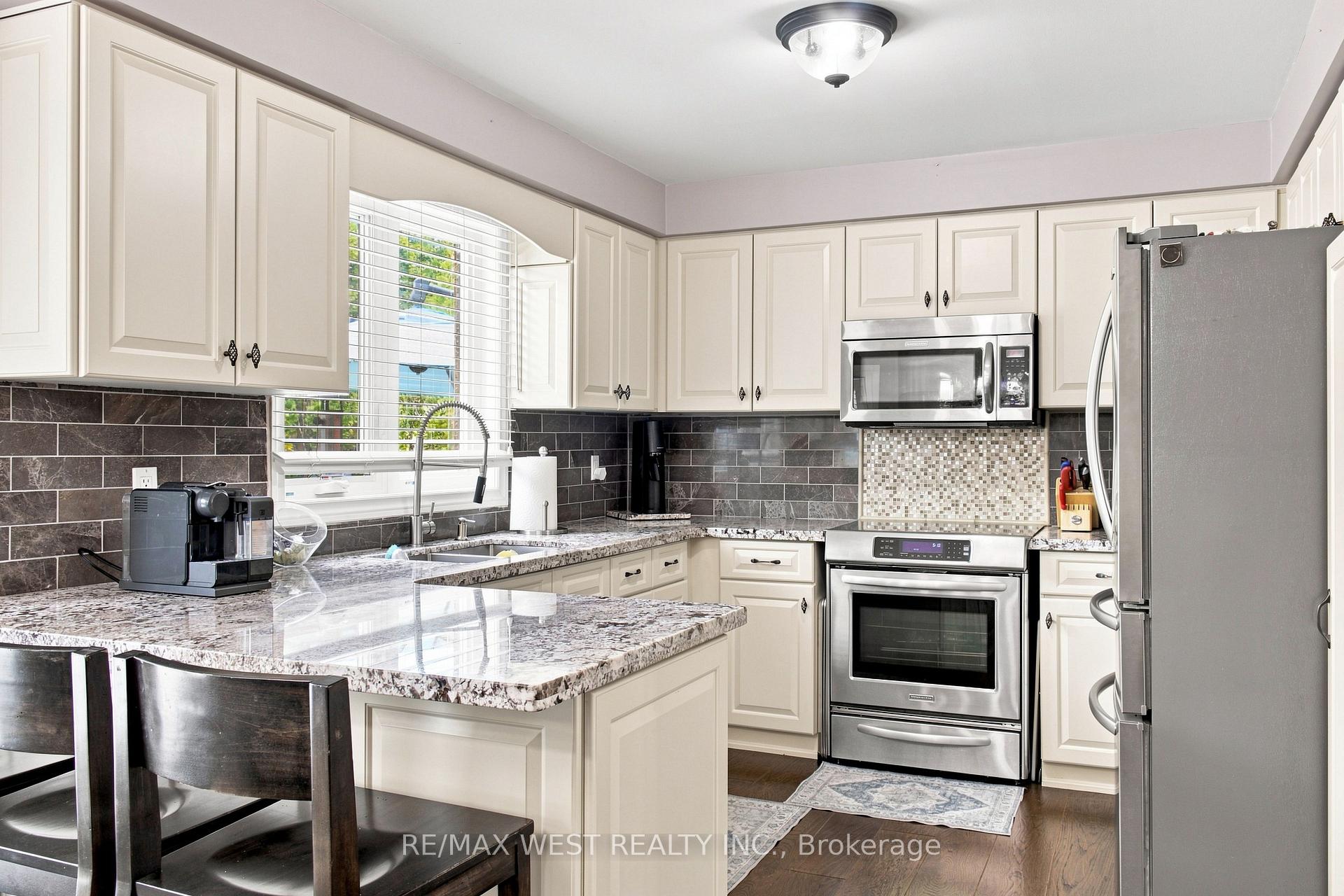 Photo 20 of 414 Belview Avenue, Vaughan, East Woodbridge — HOMEH