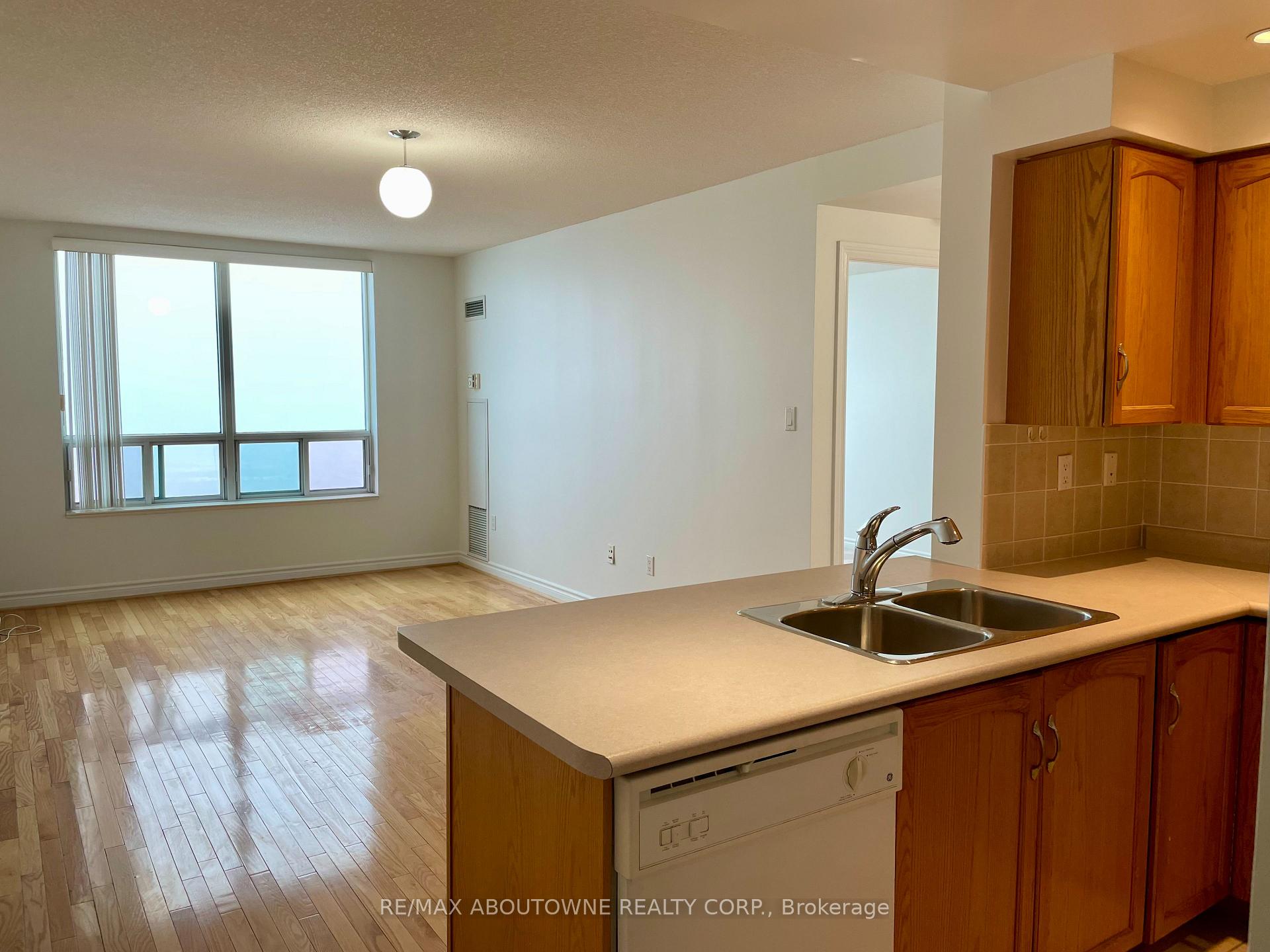 Photo 5 of Unit PH39, 125 Omni Drive, Scarborough, Bendale — HOMEH