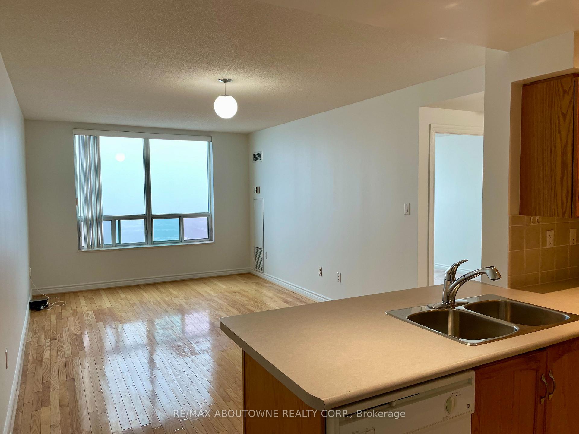 Photo 8 of Unit PH39, 125 Omni Drive, Scarborough, Bendale — HOMEH