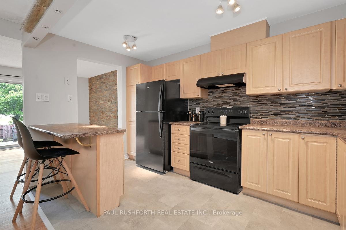 Photo 11 of 24 Baneberry Crescent, Ottawa, Kanata - Glencairn/Hazeldean — HOMEH